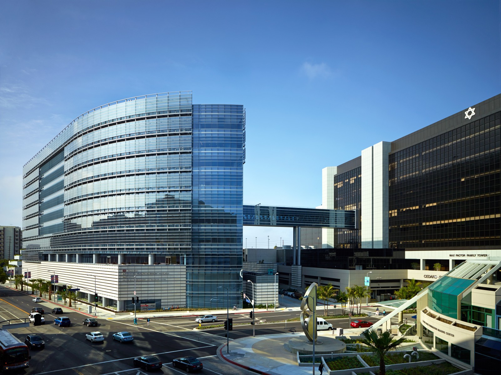 about/cedars-sinai-skybridge.jpg